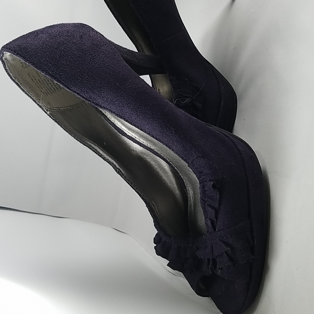 Heels - Picture 3 of 4
